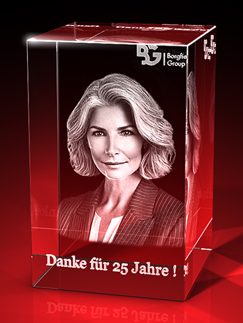 AI-Frau___Quader_50x80x50_hoch