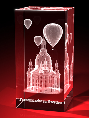 Souvenirs aus Glas : Frauenkirche Dresden mit Ballons – GLASFOTO.COM
